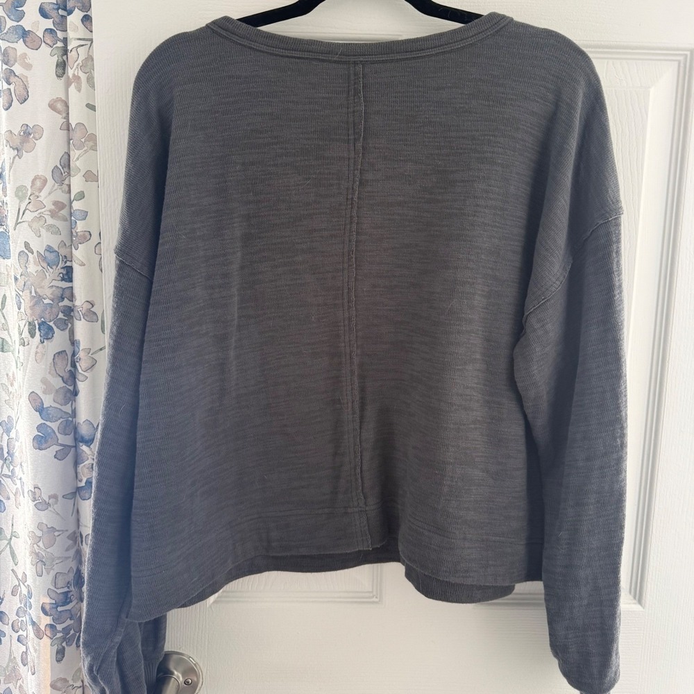Aerie Charcoal Grey Long Sleeve Pocket Crewneck Pullover Sweatshirt Top Medium - Picture 7 of 7